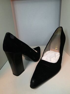Prada Black Suede Block Heel Pumps – Size 39 – Made in Italy – Classic Luxury